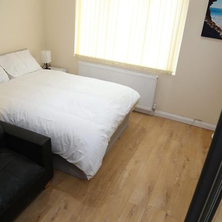 A A Guest Rooms Thamesmead Erith Esterno foto