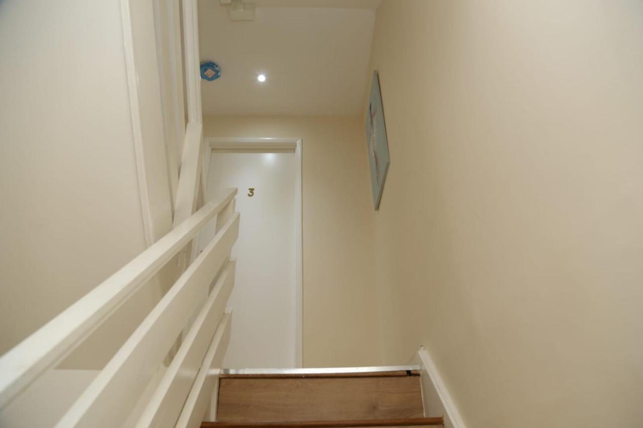 A A Guest Rooms Thamesmead Erith Esterno foto
