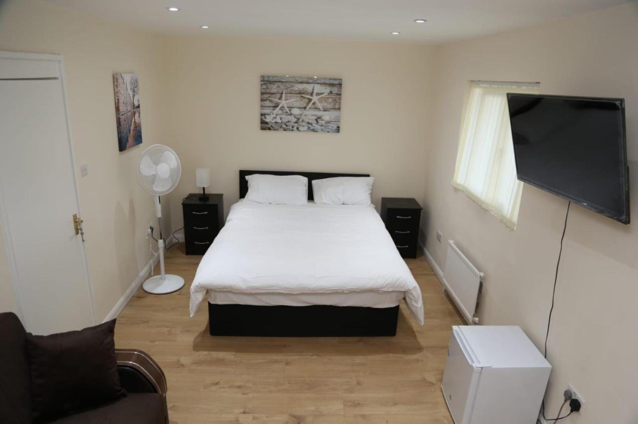 A A Guest Rooms Thamesmead Erith Esterno foto