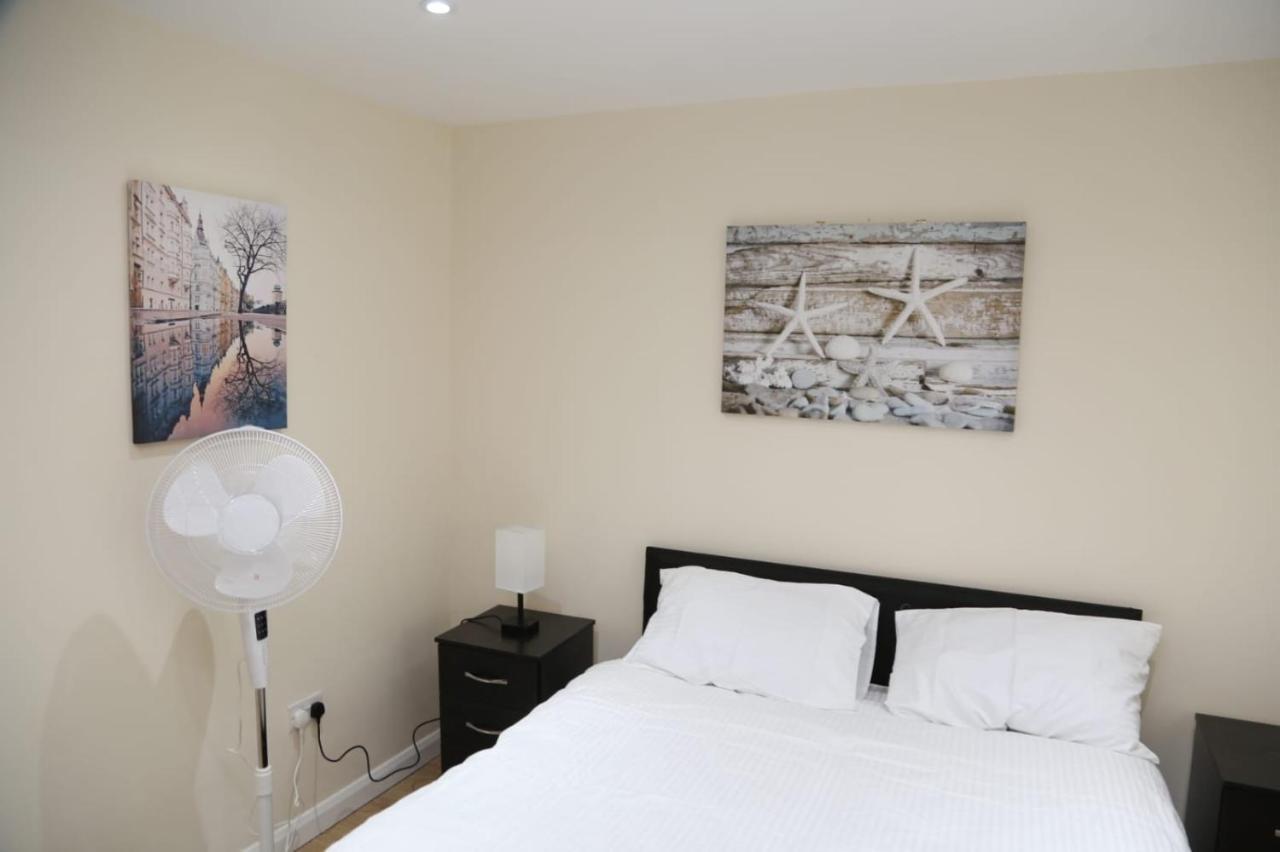 A A Guest Rooms Thamesmead Erith Esterno foto