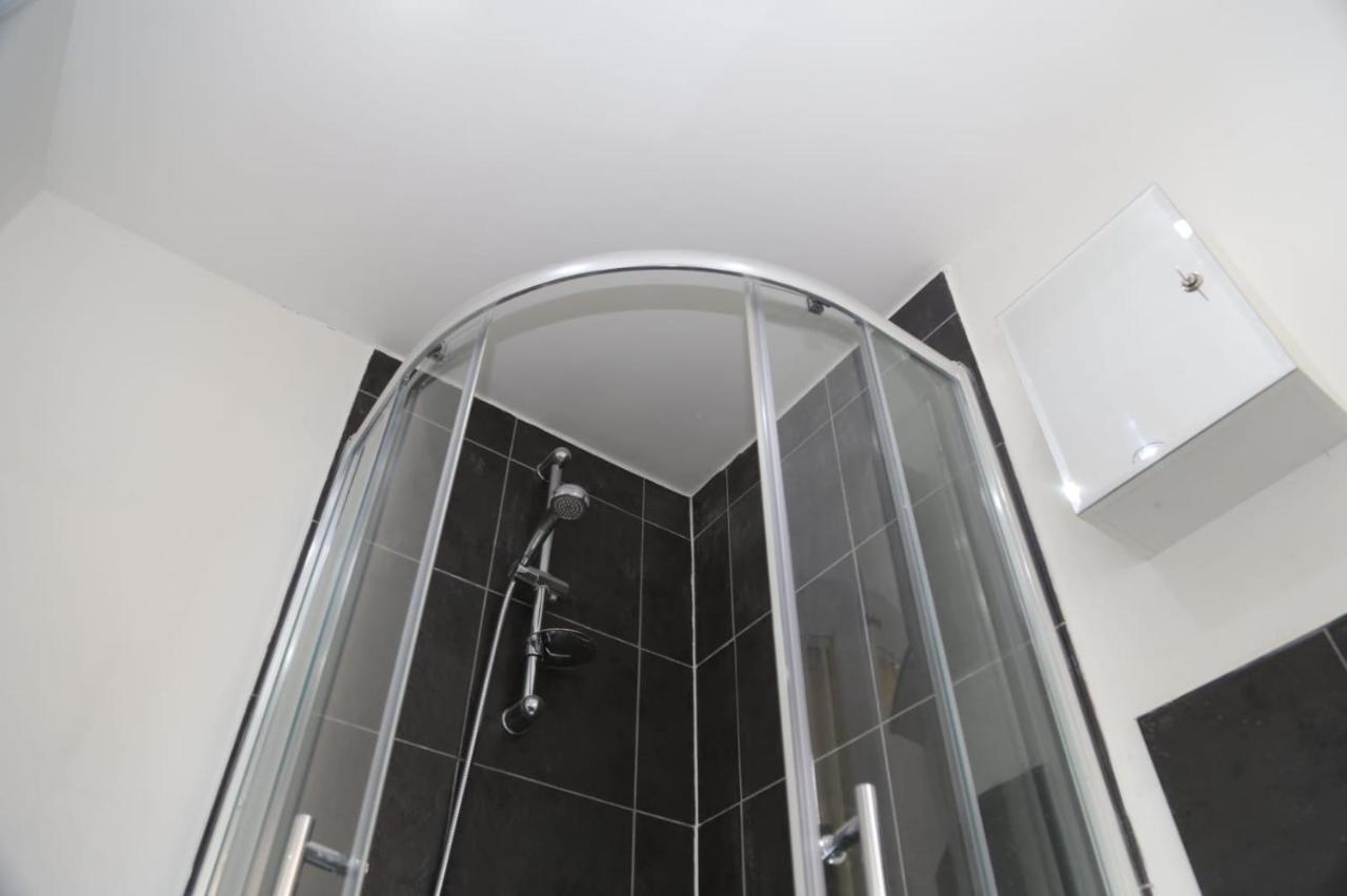 A A Guest Rooms Thamesmead Erith Esterno foto