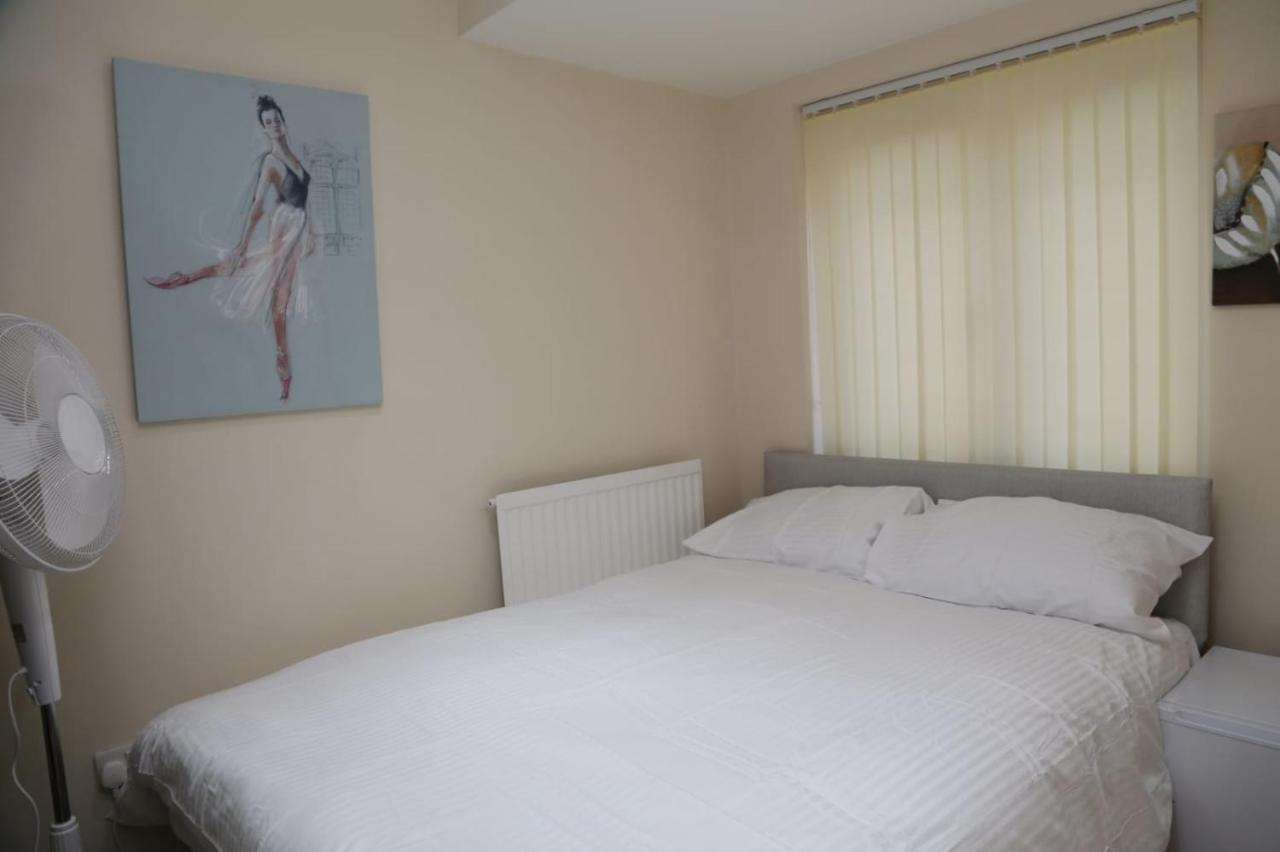 A A Guest Rooms Thamesmead Erith Esterno foto