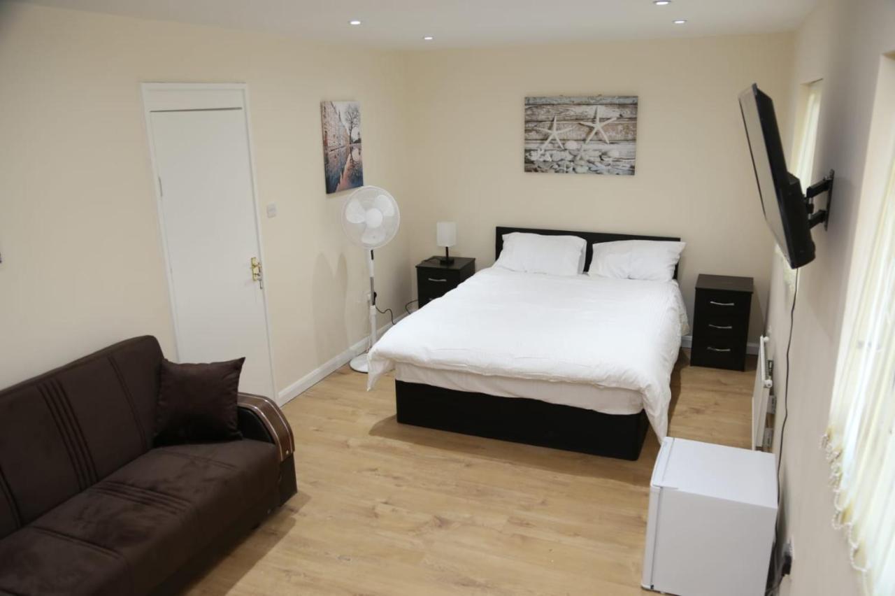 A A Guest Rooms Thamesmead Erith Esterno foto