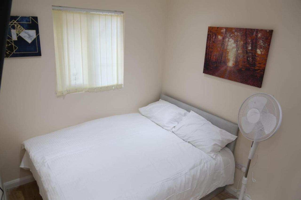 A A Guest Rooms Thamesmead Erith Esterno foto